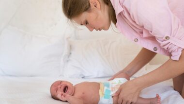 Changer la couche de bébé découvrez les gestes indispensables pour une hygiène